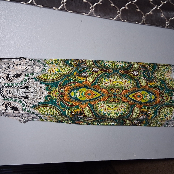 Sandra Darren Black and White Graphic Dressese - Picture 2 of 4